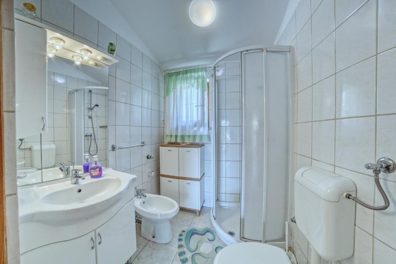 Apartmets Slavica 1644 Banjole Ngoại thất bức ảnh