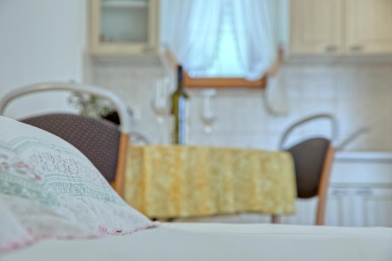 Apartmets Slavica 1644 Banjole Ngoại thất bức ảnh