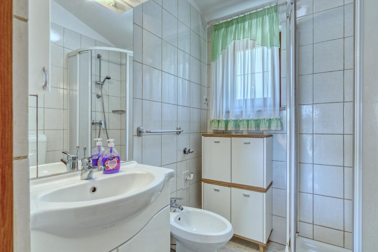 Apartmets Slavica 1644 Banjole Ngoại thất bức ảnh