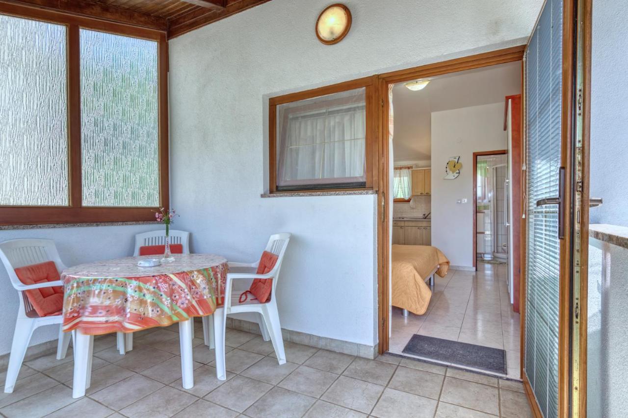 Apartmets Slavica 1644 Banjole Ngoại thất bức ảnh