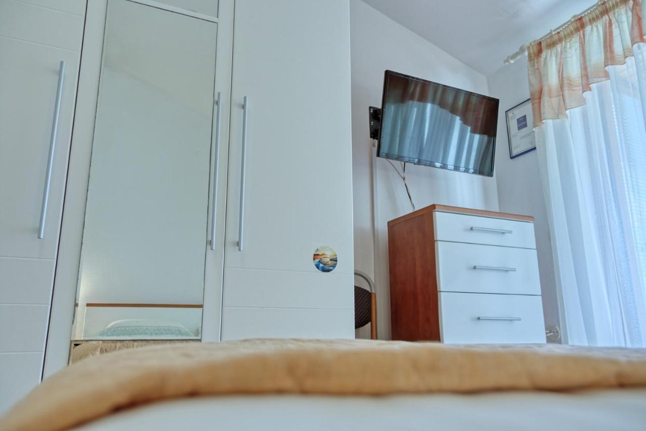 Apartmets Slavica 1644 Banjole Ngoại thất bức ảnh