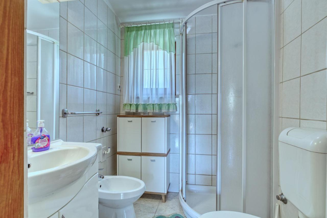 Apartmets Slavica 1644 Banjole Ngoại thất bức ảnh